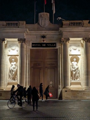 Photo Porte de l'Hôtel de Ville de Bordeaux
